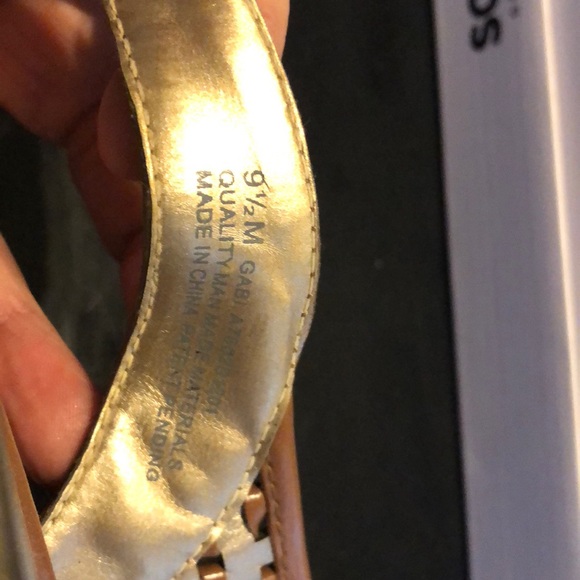 Naturalizer Heels - Picture 4 of 5